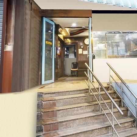 Super Hotel O Padmavathi Puram Near Railway Station ตีรูปาติ ภายนอก รูปภาพ
