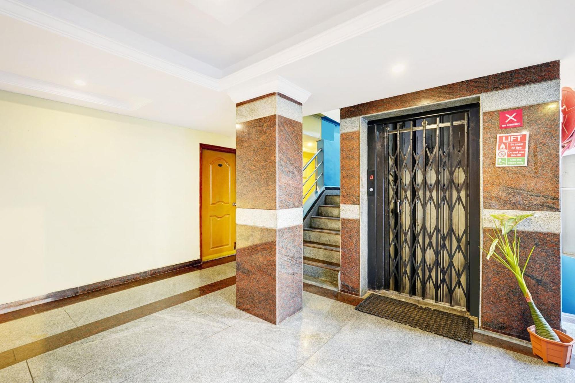 Super Hotel O Padmavathi Puram Near Railway Station ตีรูปาติ ภายนอก รูปภาพ