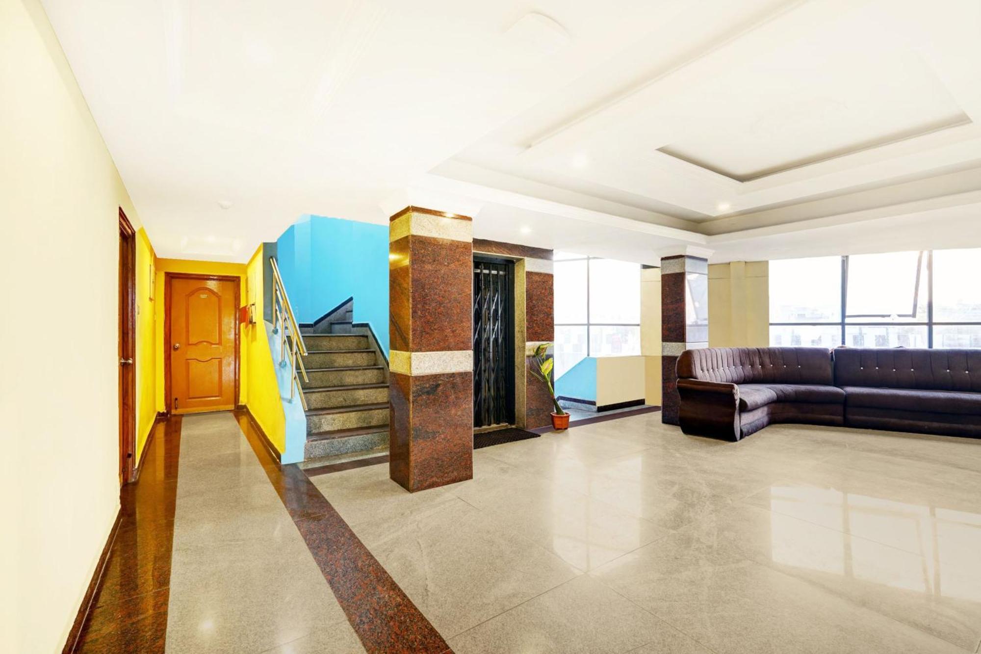 Super Hotel O Padmavathi Puram Near Railway Station ตีรูปาติ ภายนอก รูปภาพ